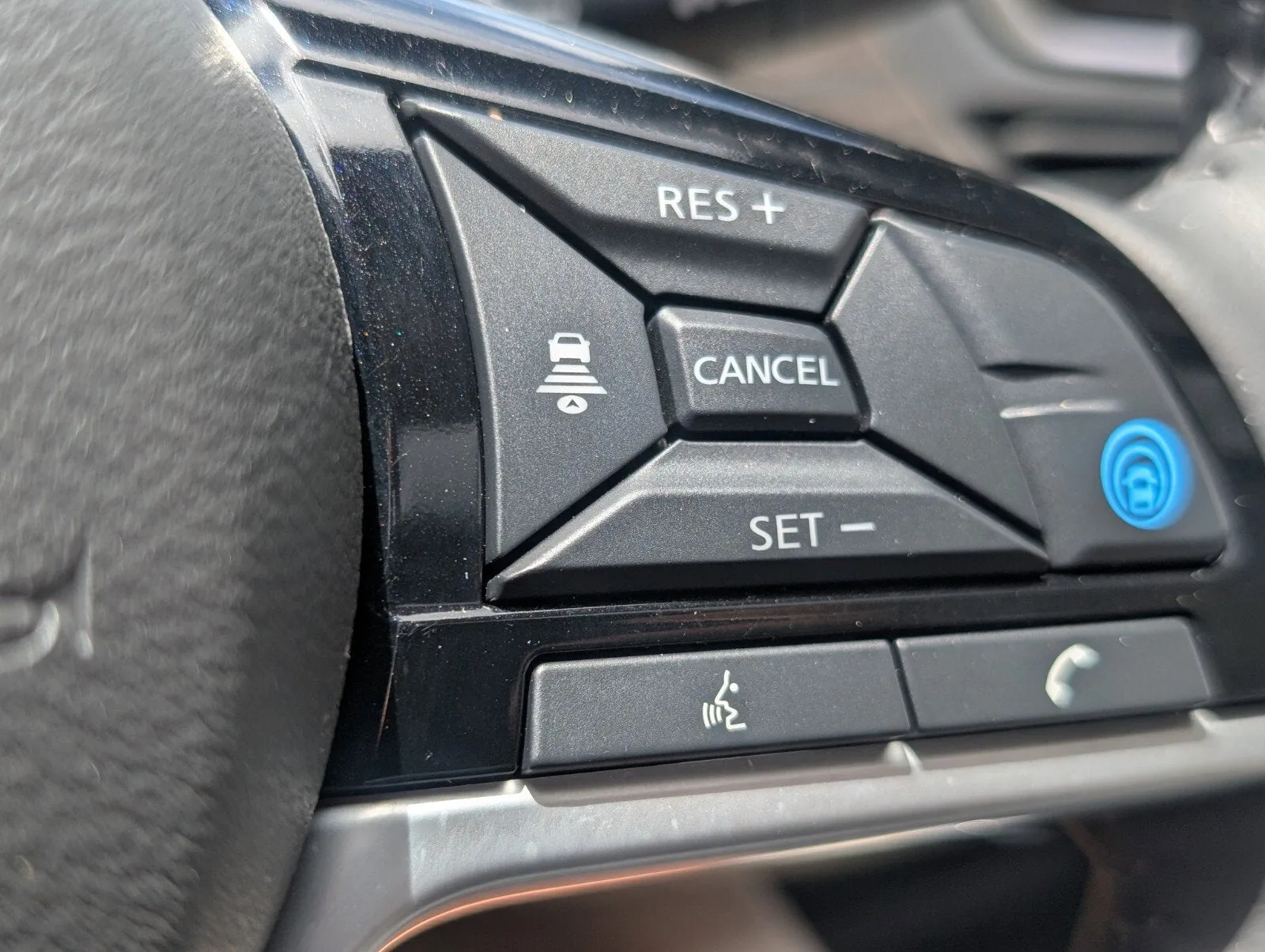 2025 Nissan Altima SL photo 27