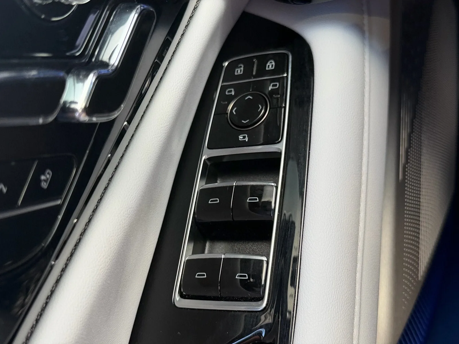 2025 Cadillac OPTIQ Sport photo 30