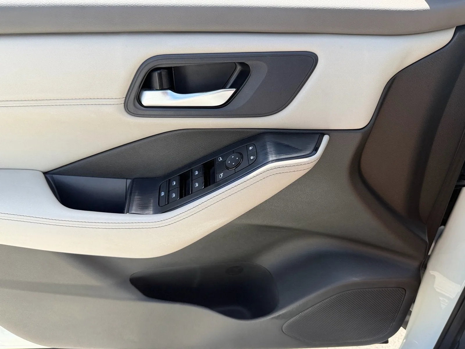 2023 Nissan Rogue SV photo 34