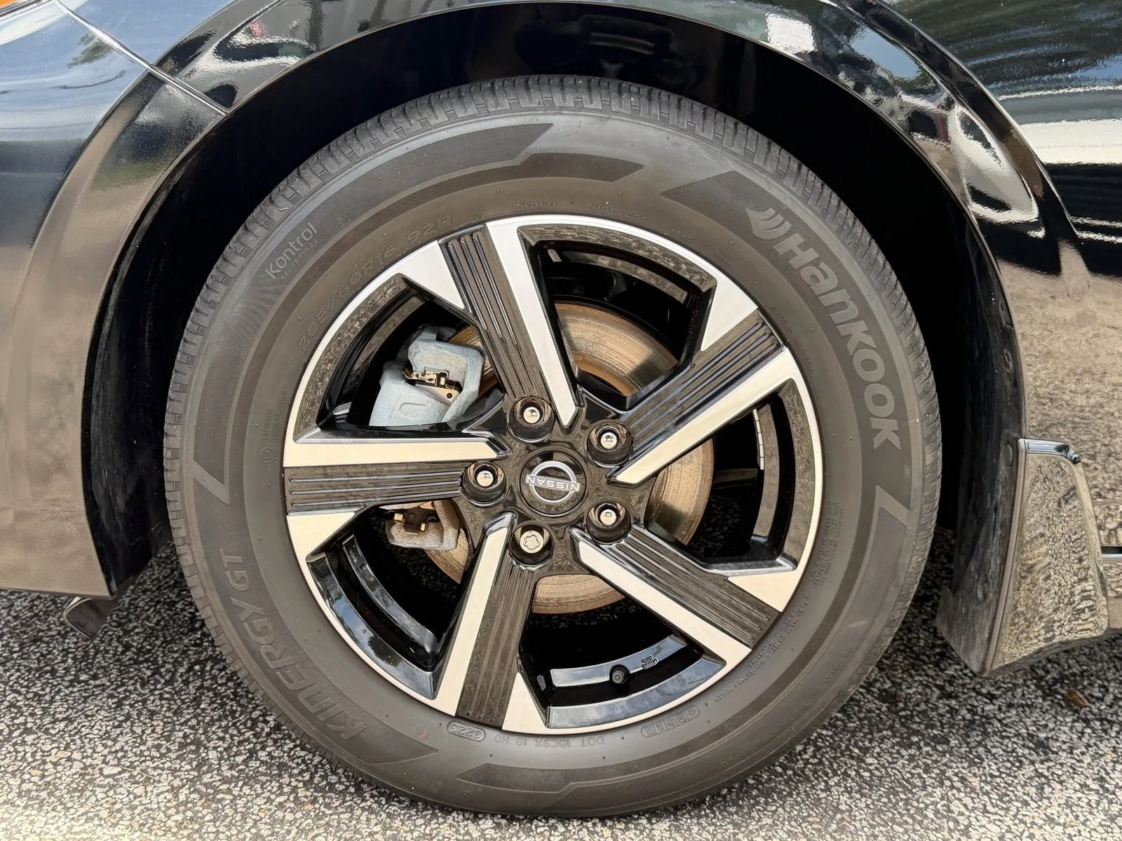 2024 Nissan Sentra SV photo 9