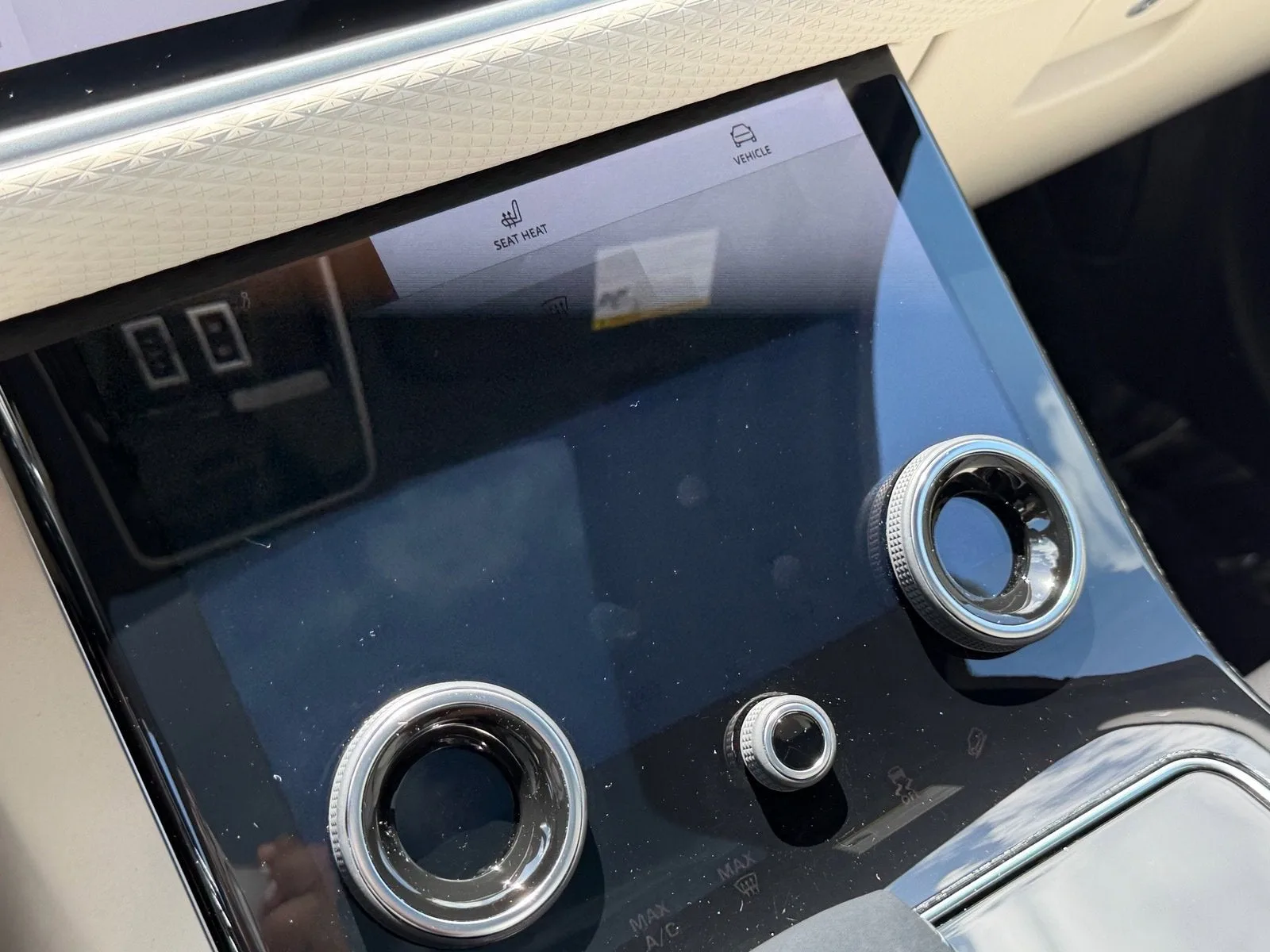 2022 Land Rover Range Rover Velar R-Dynamic S photo 25