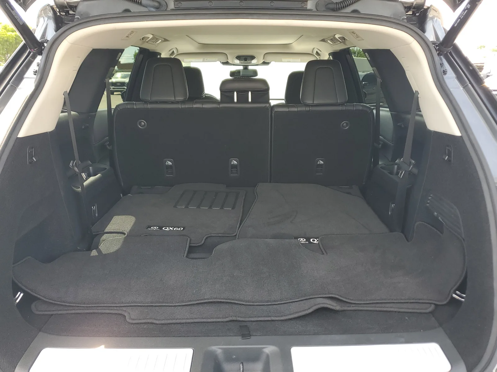 2022 INFINITI QX60 LUXE photo 15