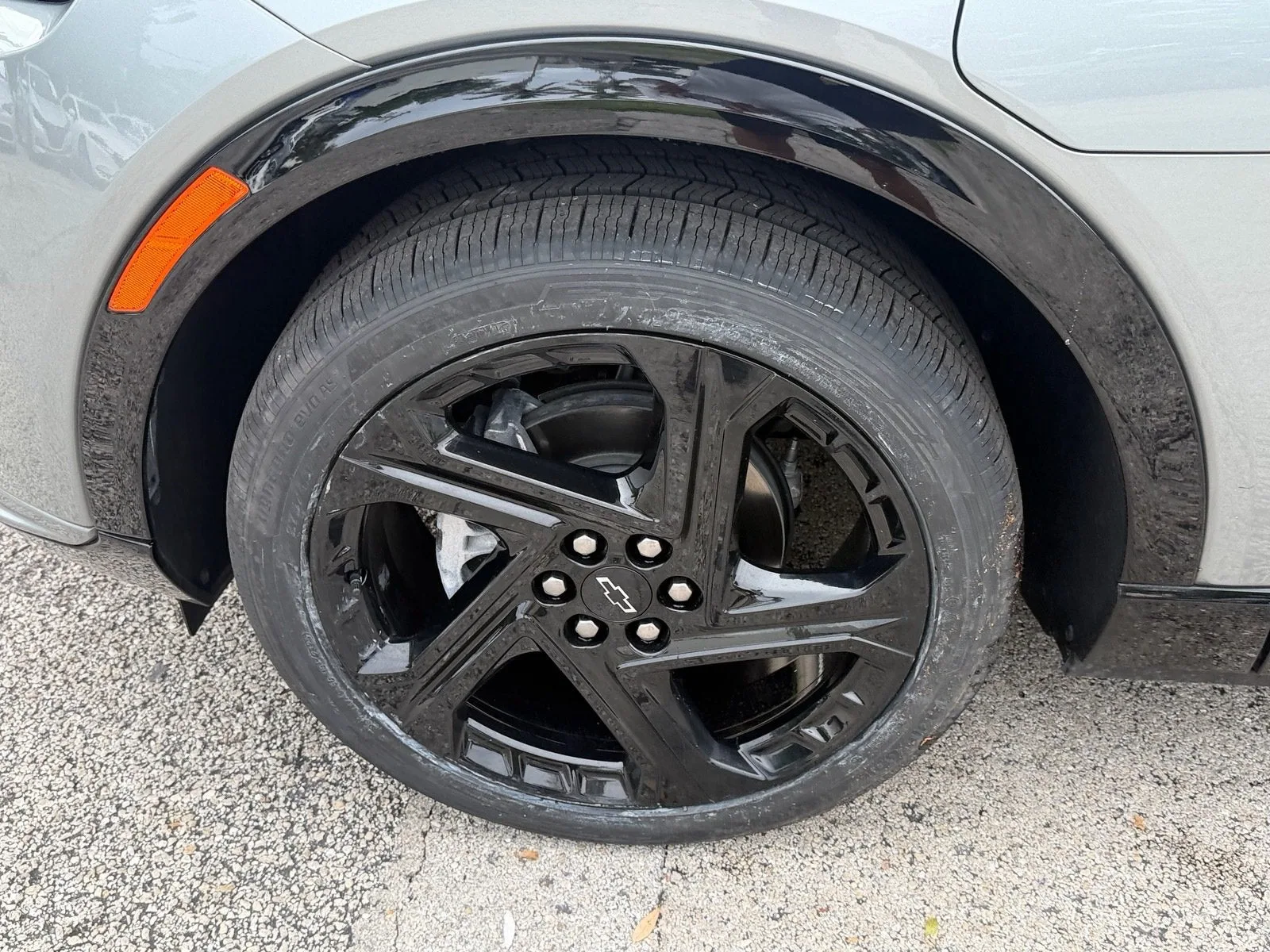 2024 Chevrolet Equinox EV RS photo 19