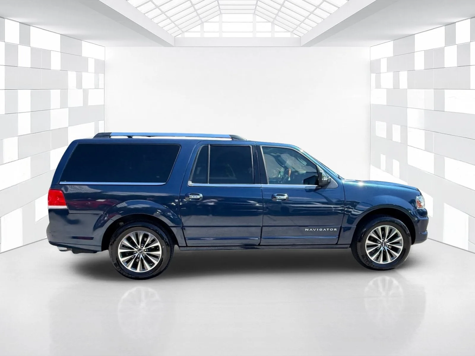 2017 Lincoln Navigator L Select photo 8
