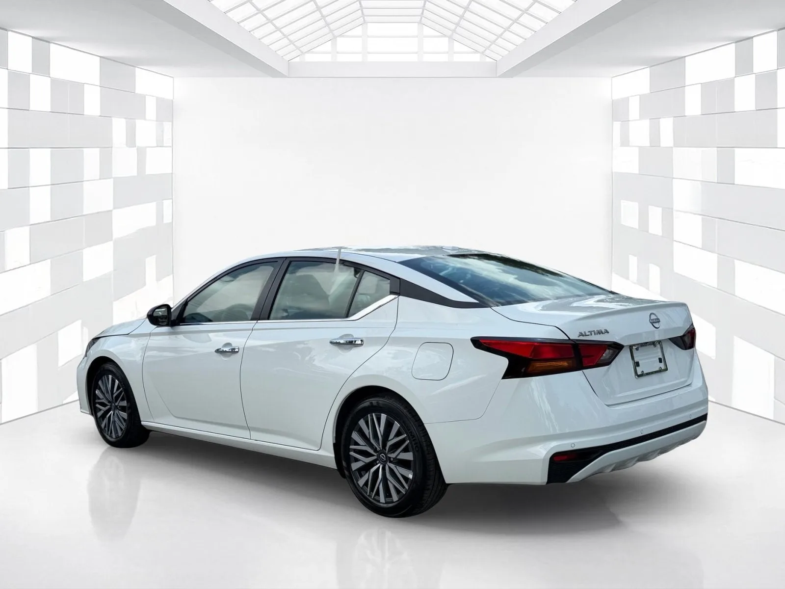 2025 Nissan Altima SV photo 5