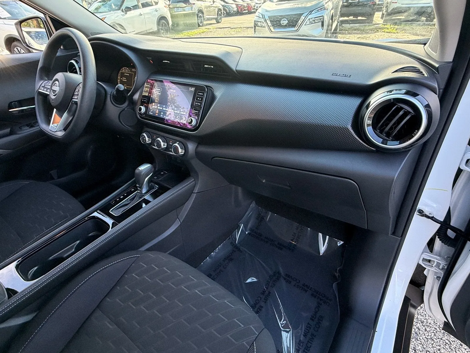 2024 Nissan Kicks SV photo 18