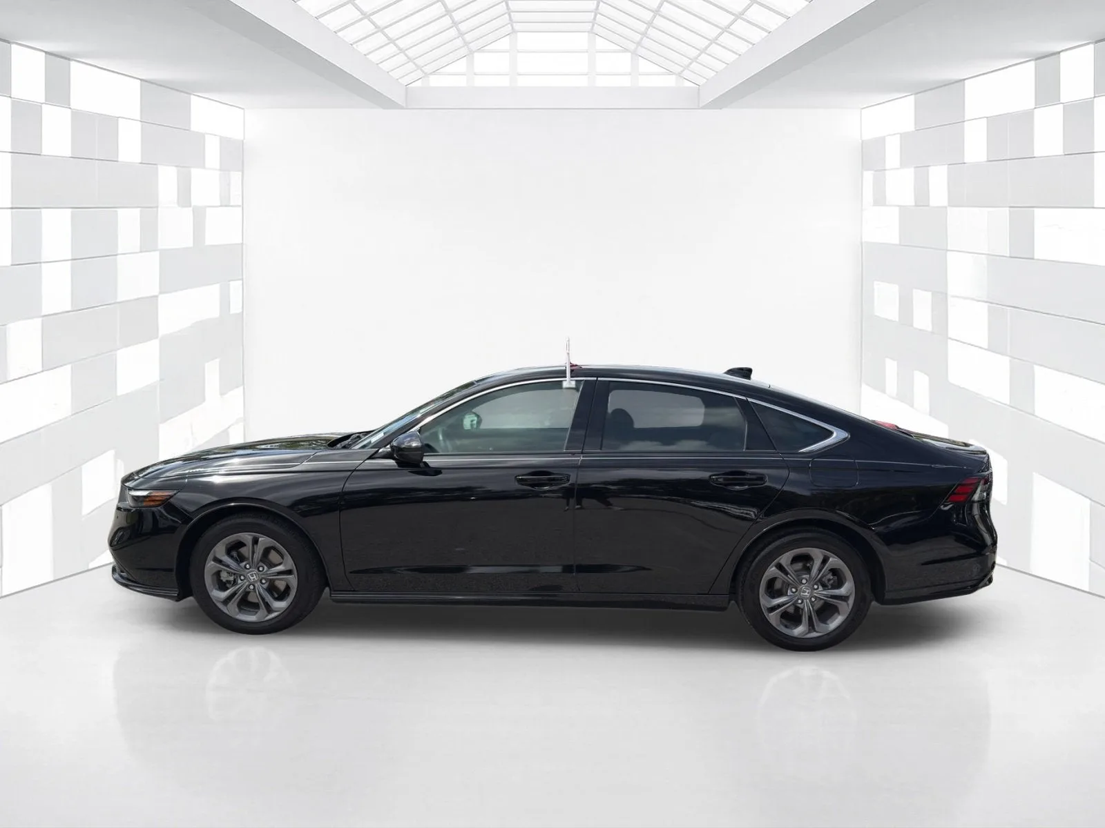2023 Honda Accord Hybrid EX-L photo 4