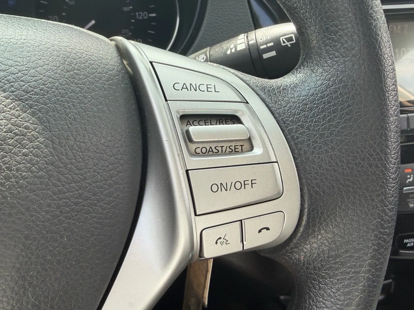 2016 Nissan Rogue S photo 27