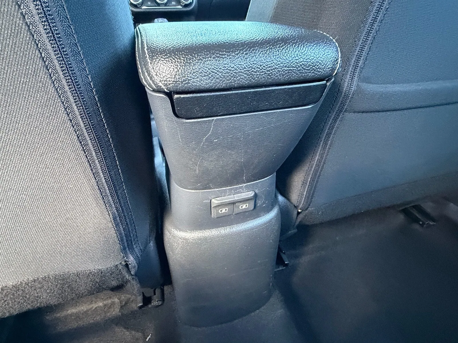 2025 Nissan Versa S photo 12