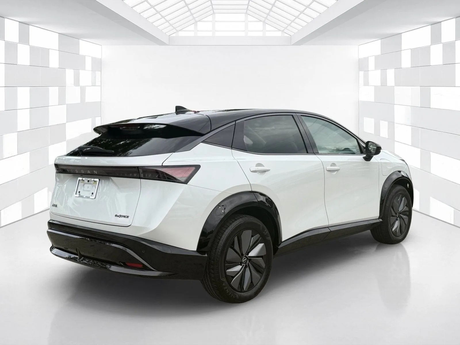 2025 Nissan ARIYA ENGAGE photo 7