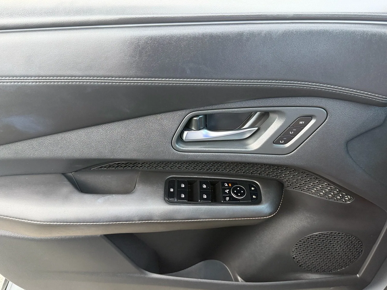 2024 Nissan ARIYA EMPOWER+ photo 31