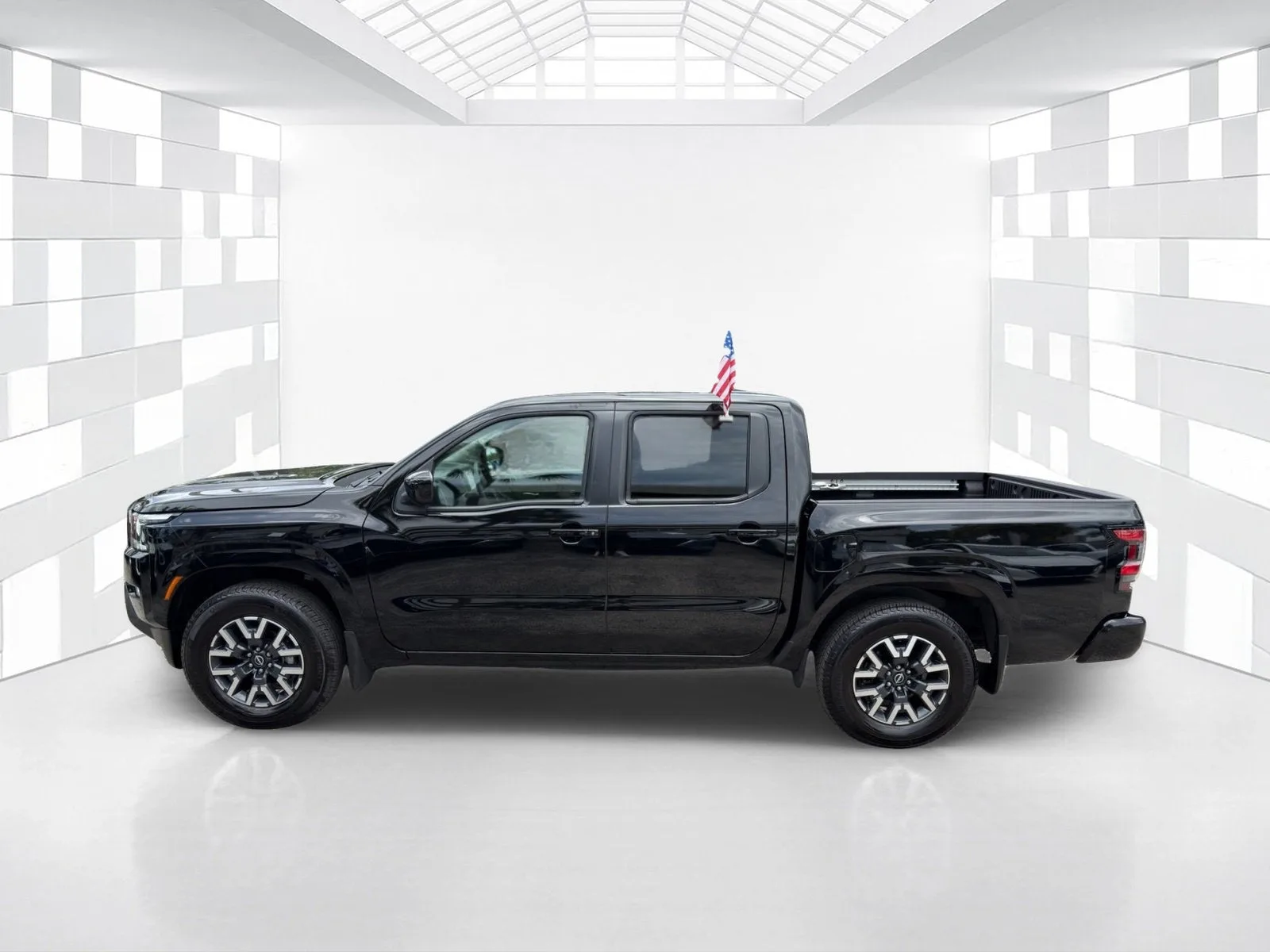 2024 Nissan Frontier Crew Cab SL photo 4