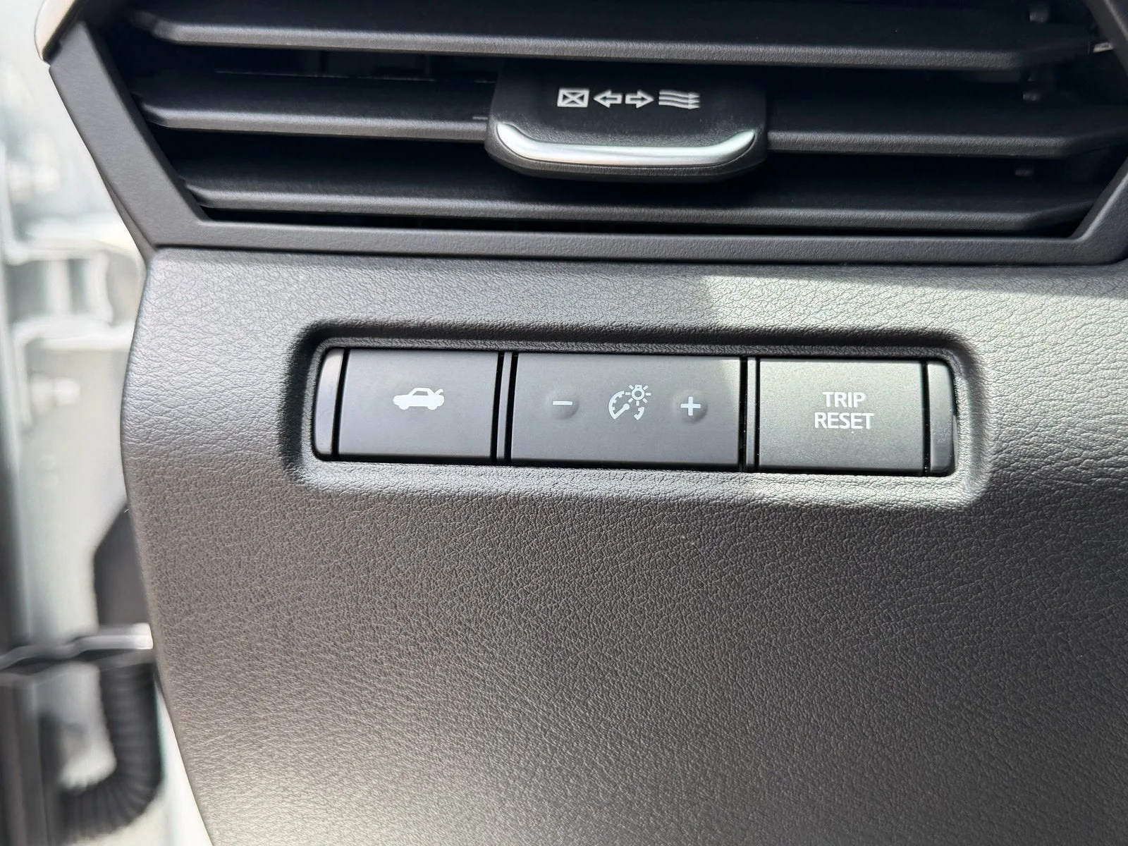 2024 Nissan Altima SR photo 27