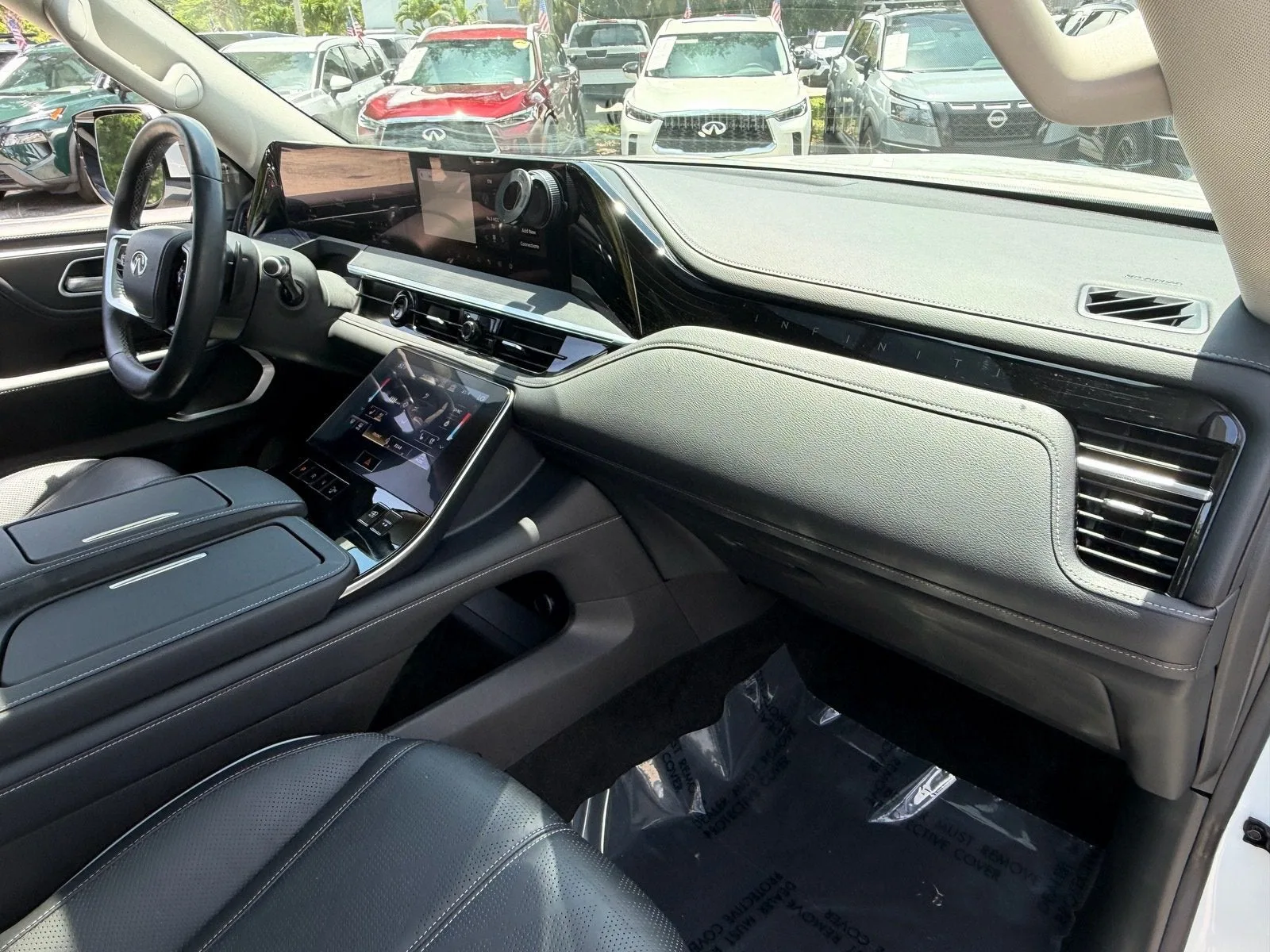 2025 INFINITI QX80 SENSORY photo 17