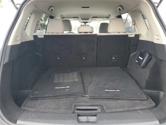 2021 Nissan Rogue SV photo 12