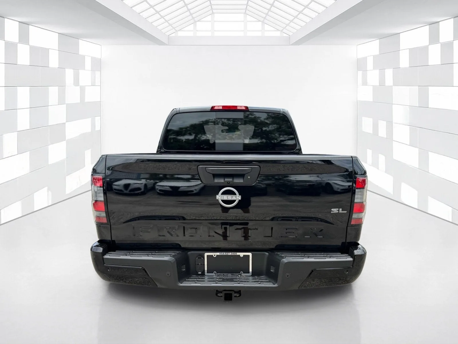 2024 Nissan Frontier Crew Cab SL photo 6
