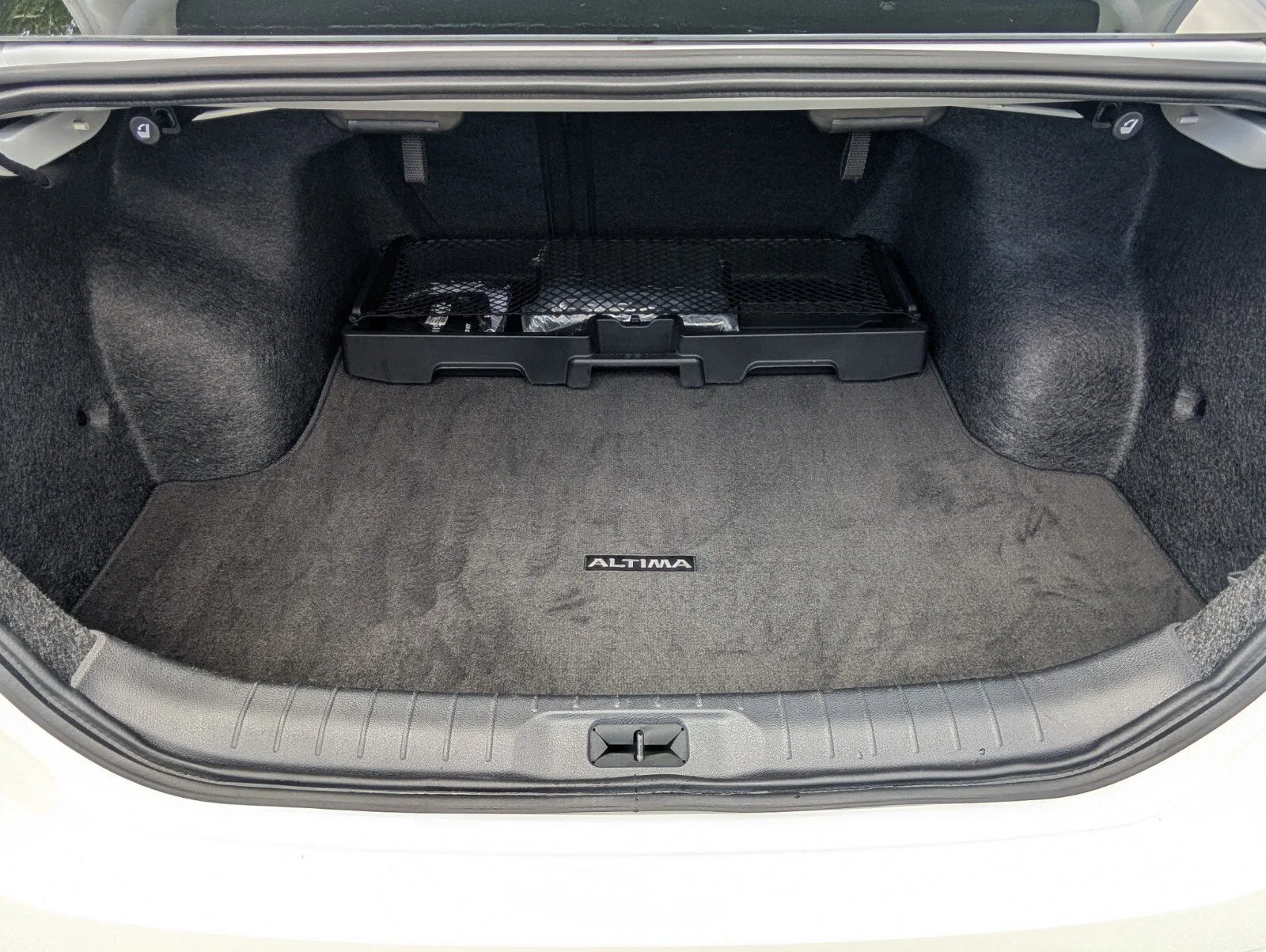 2025 Nissan Altima SL photo 14