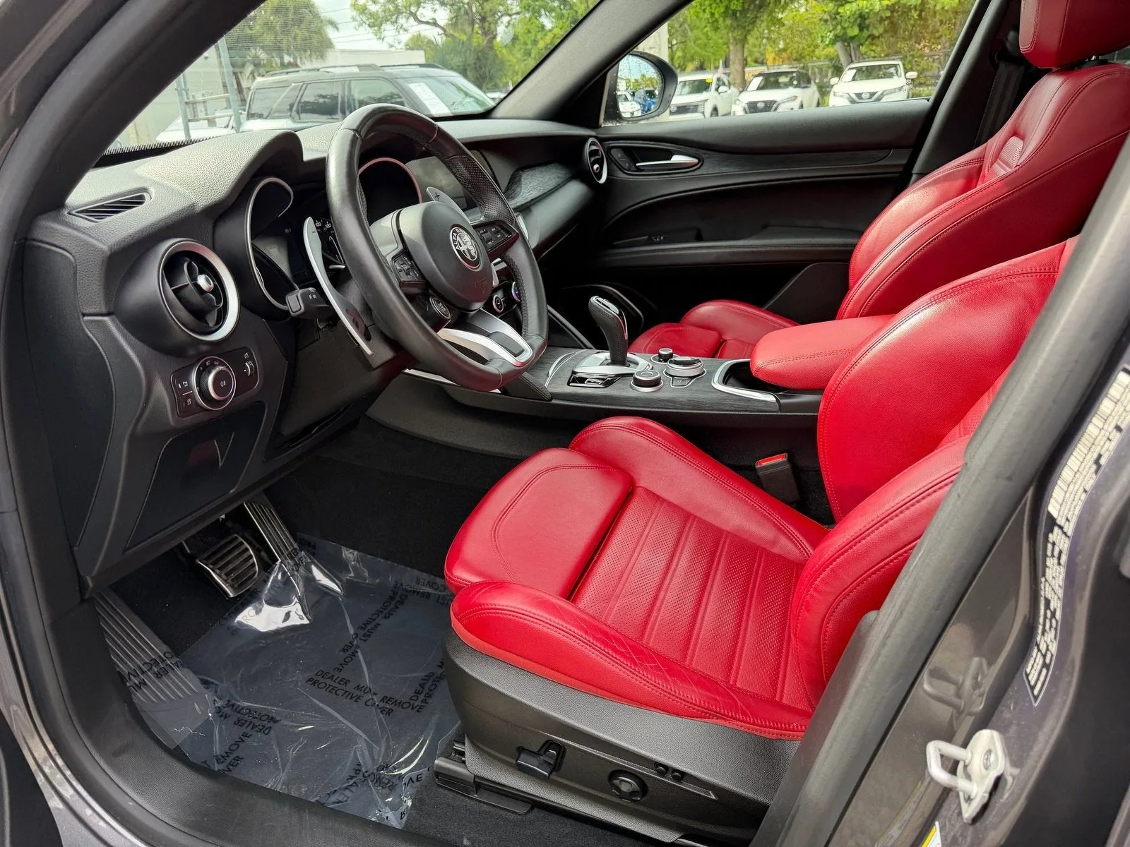 2023 Alfa Romeo Stelvio Sprint photo 11