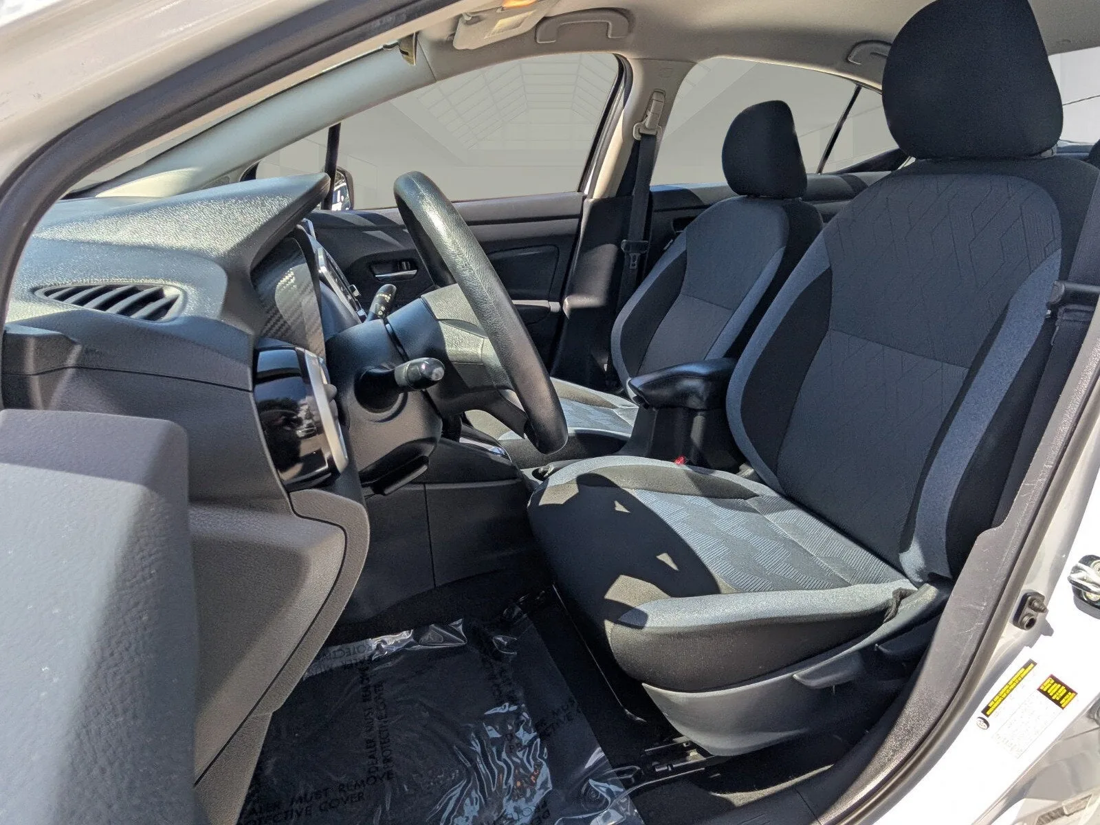 2025 Nissan Versa SV photo 9