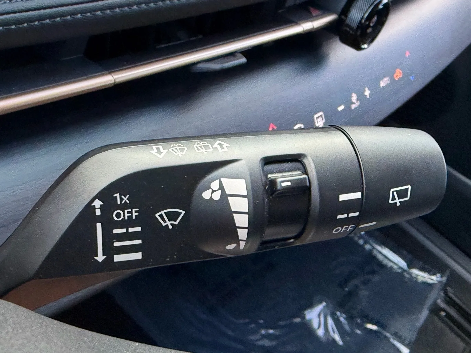 2024 Nissan ARIYA ENGAGE photo 29