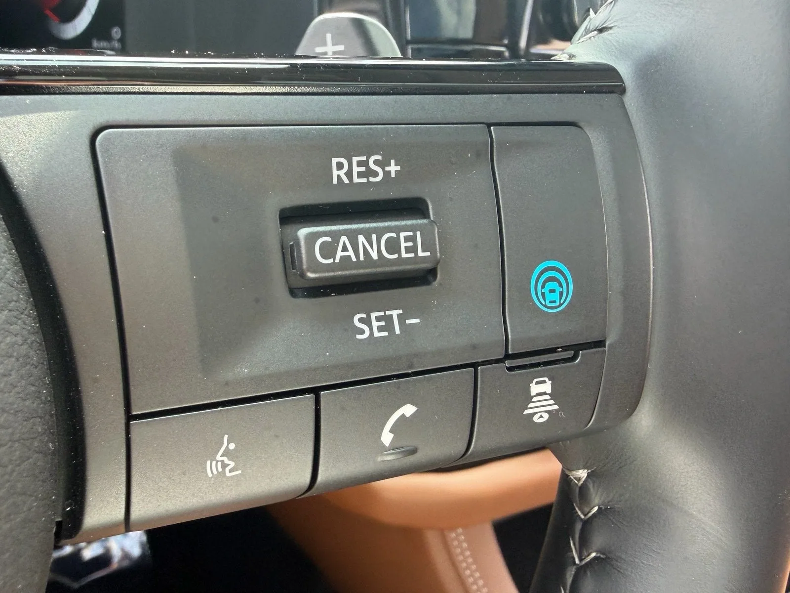 2025 Nissan Pathfinder Platinum photo 31
