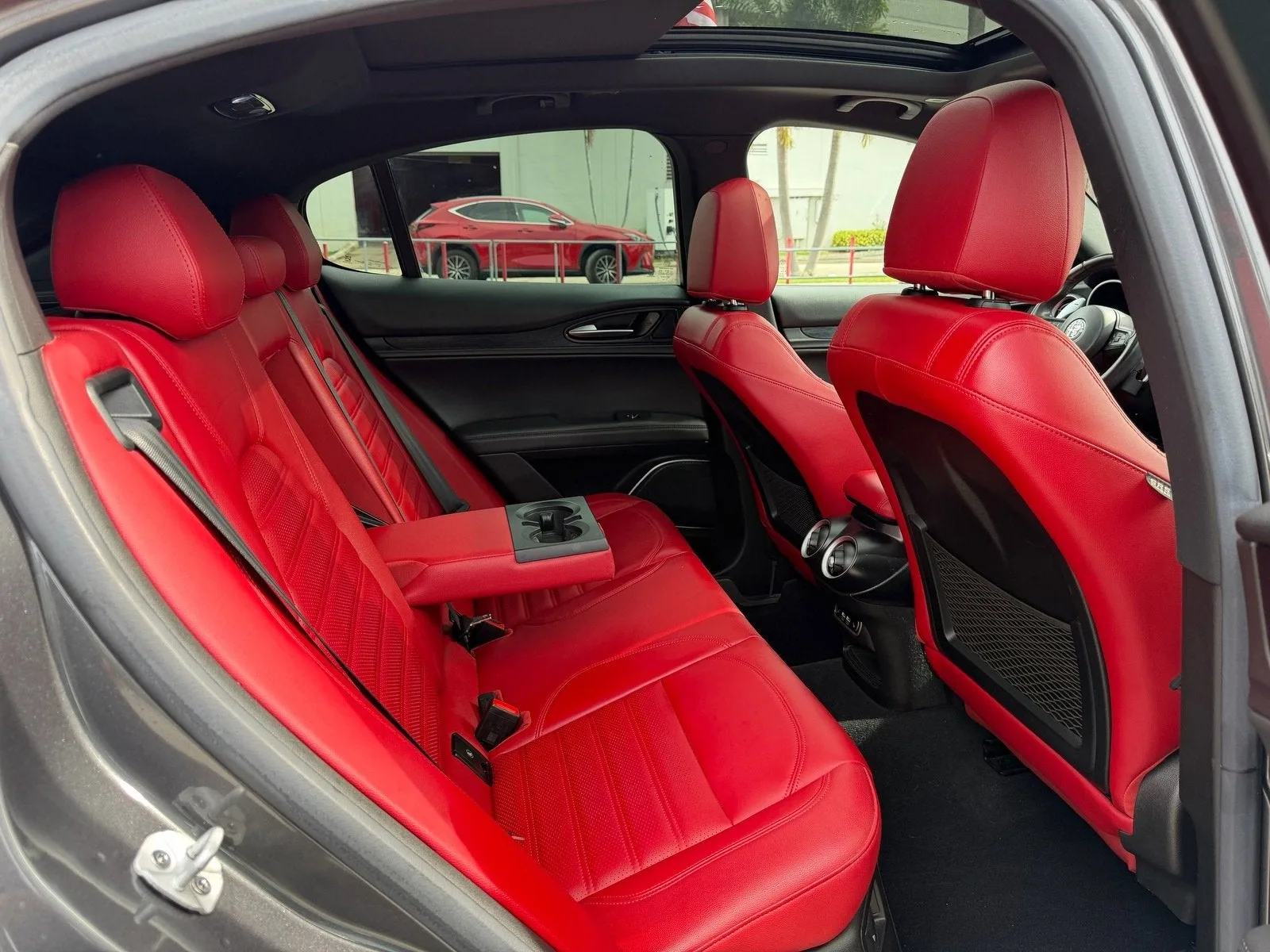 2023 Alfa Romeo Stelvio Sprint photo 17