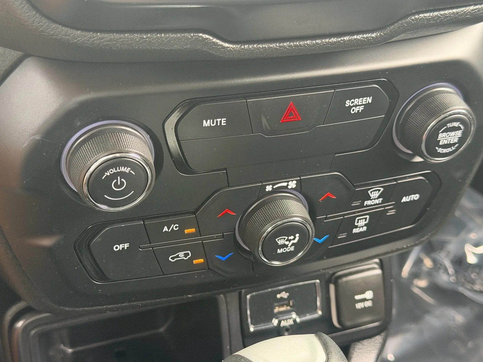 2019 Jeep Renegade Latitude photo 24
