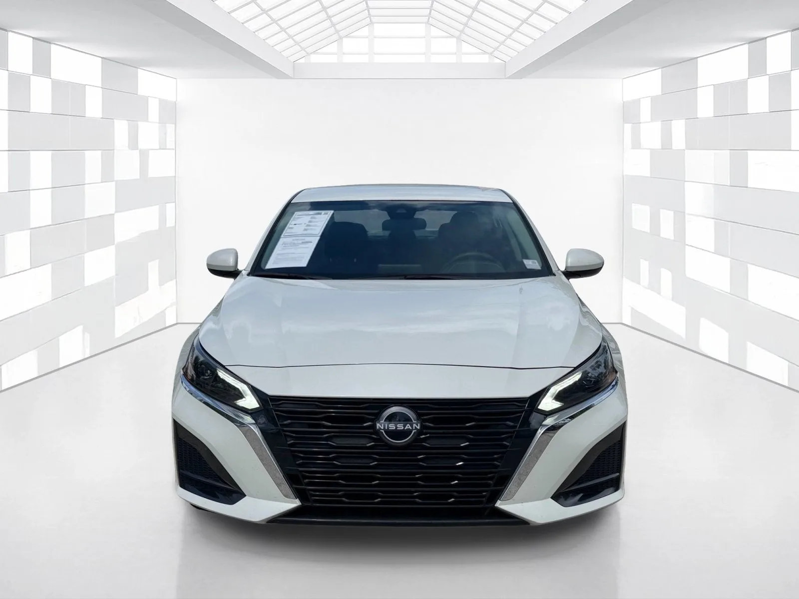 2023 Nissan Altima SV photo 2
