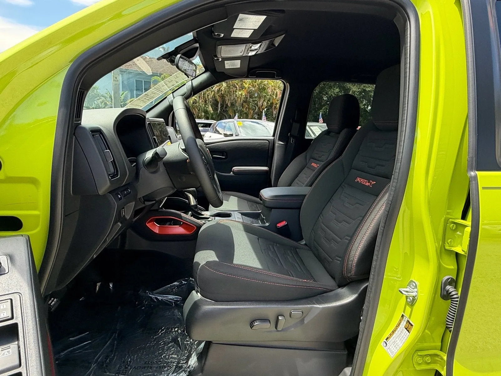 2026 Nissan Frontier Crew Cab PRO-X® photo 9