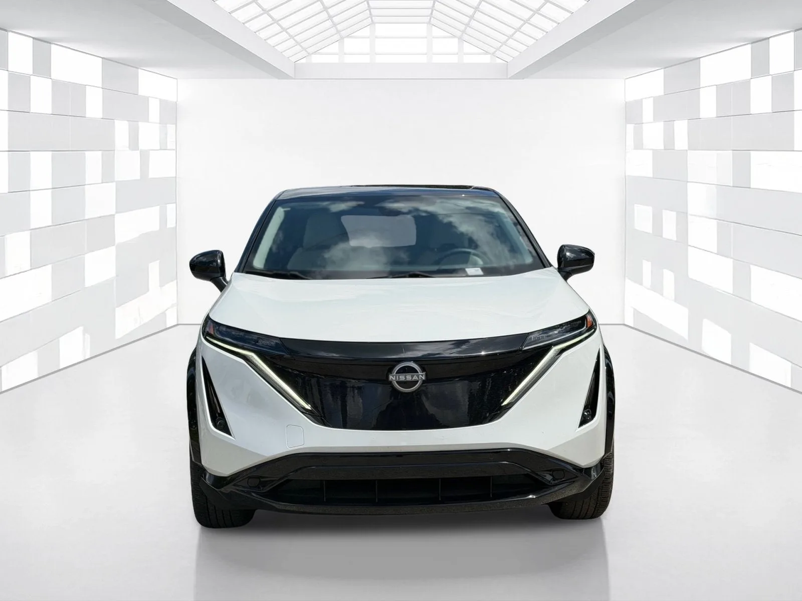 2023 Nissan ARIYA ENGAGE photo 2