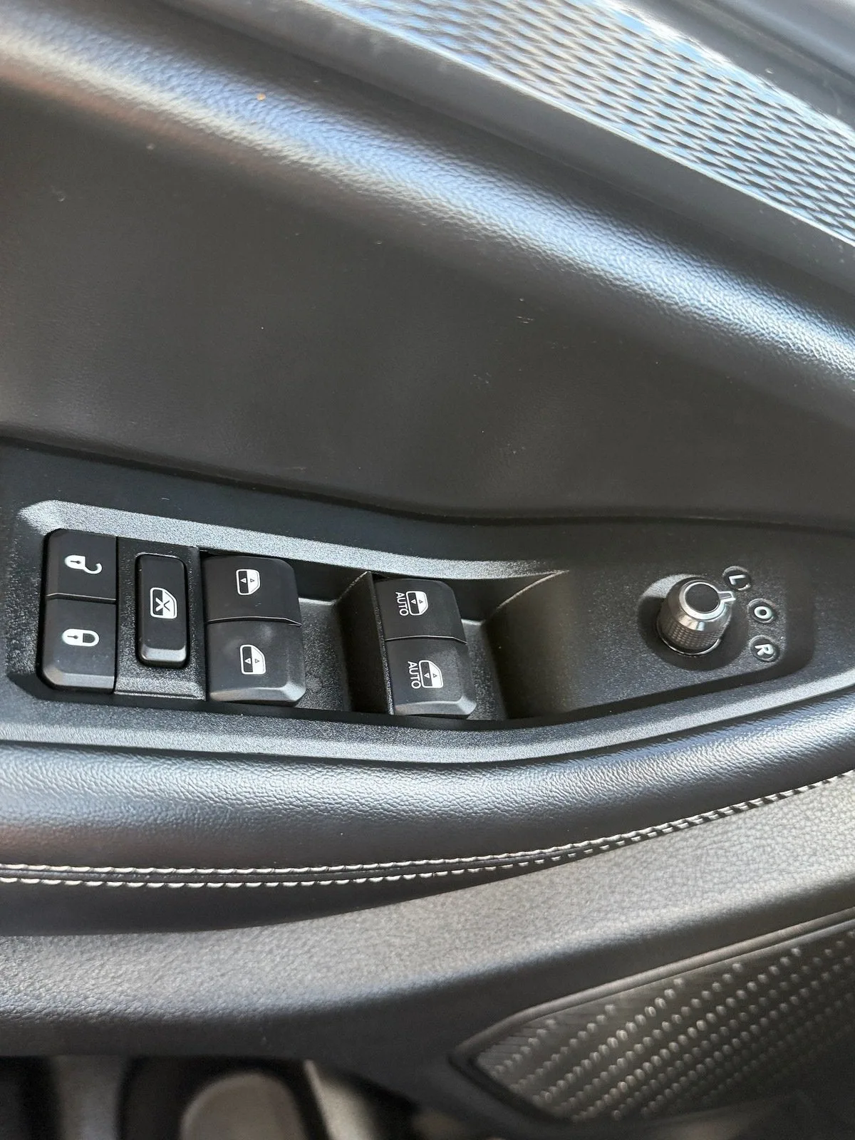 2025 Jeep Grand Cherokee Laredo photo 33
