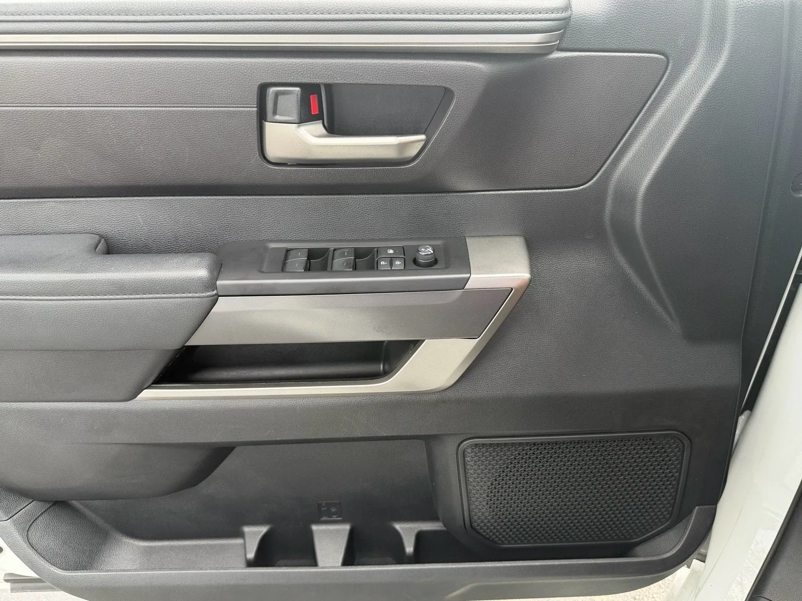 2023 Toyota Tundra 4WD SR5 photo 32