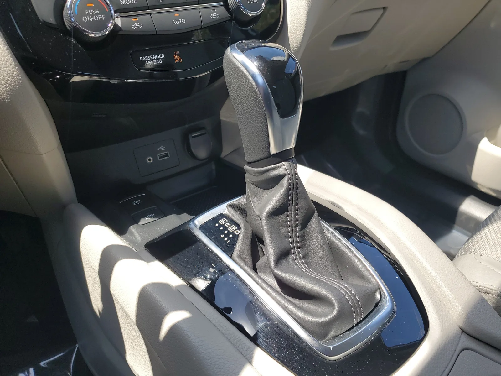2022 Nissan Rogue Sport SV photo 24