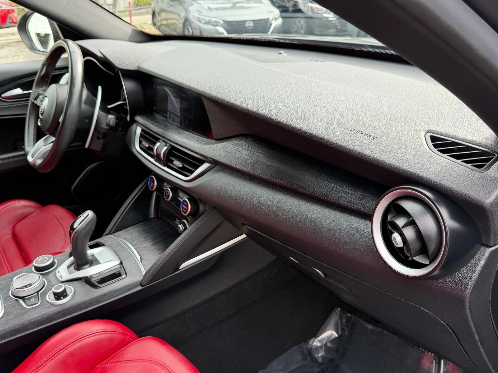 2023 Alfa Romeo Stelvio Sprint photo 18