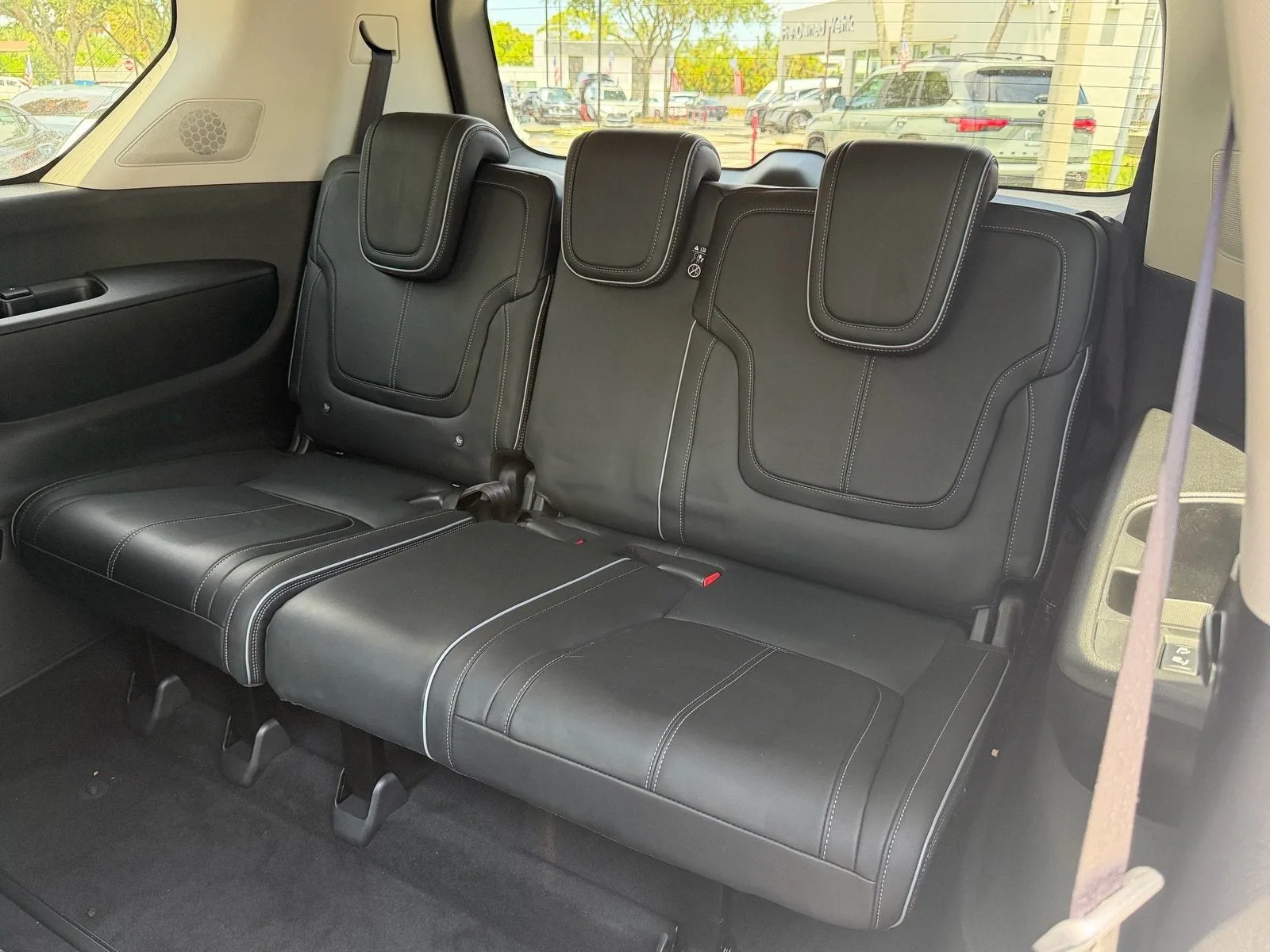 2025 INFINITI QX80 SENSORY photo 11