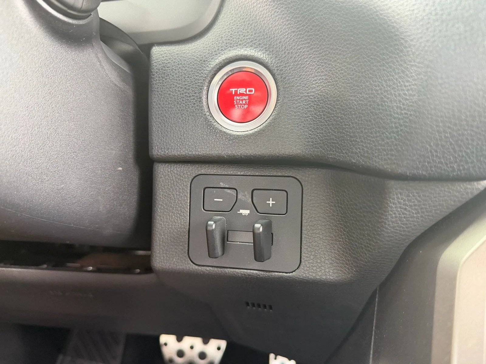 2023 Toyota Tundra 4WD SR5 photo 26