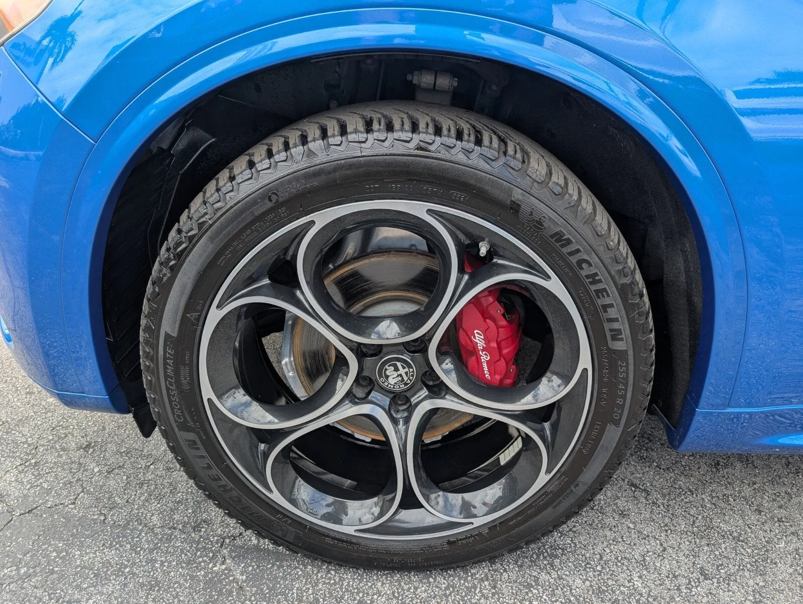 2022 Alfa Romeo Stelvio Veloce photo 19