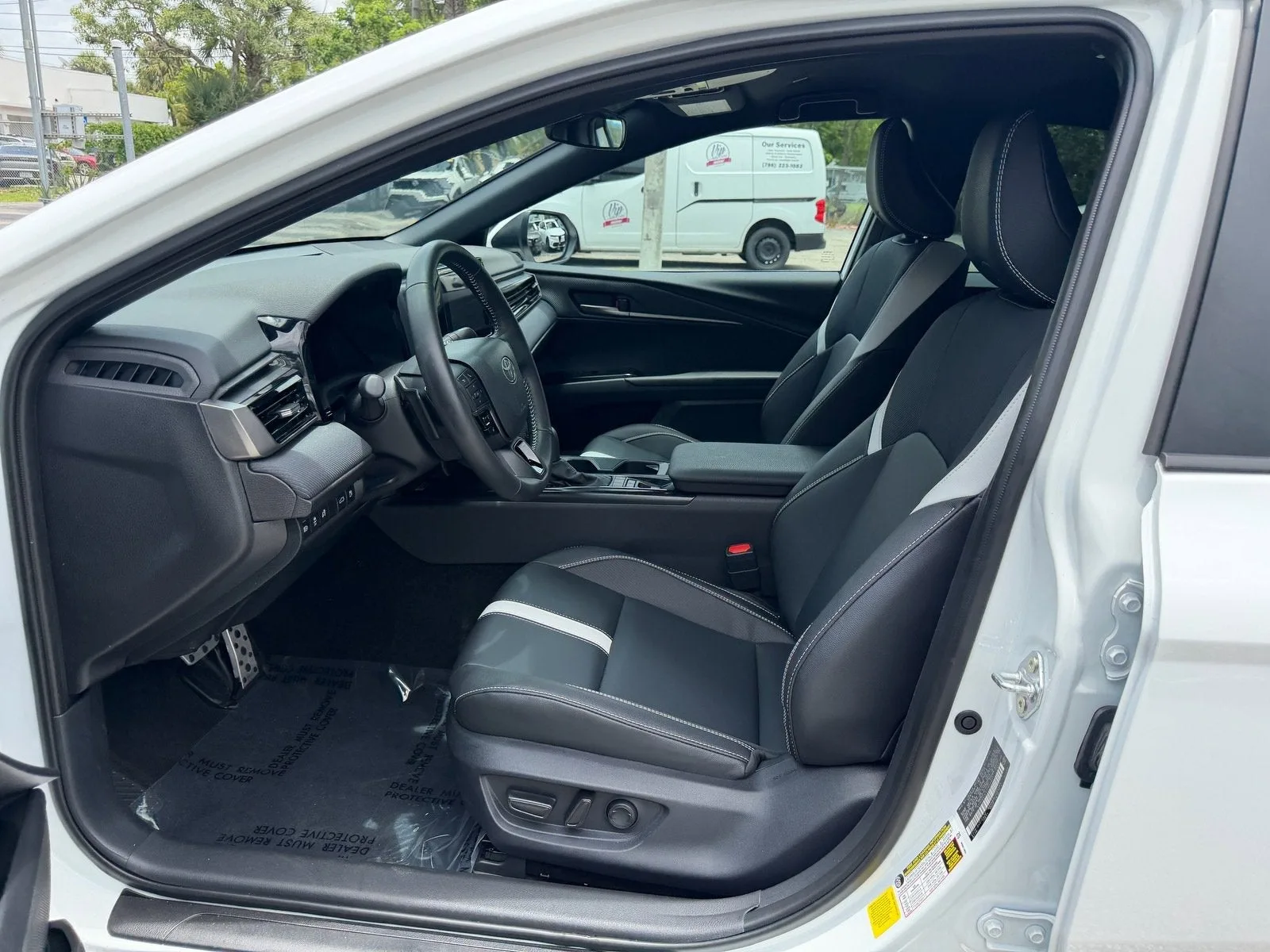 2026 Toyota Camry SE photo 10