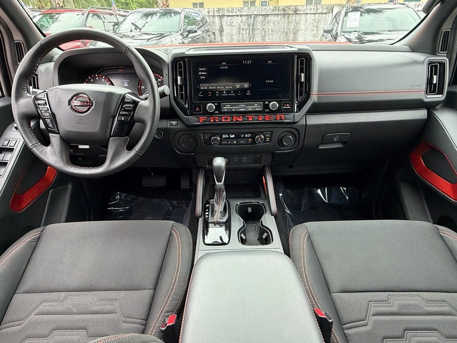 2025 Nissan Frontier Crew Cab PRO-X® photo 14