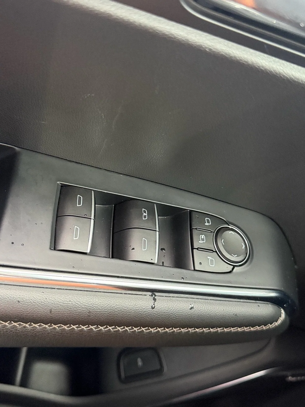 2024 GMC Acadia FWD Denali photo 40