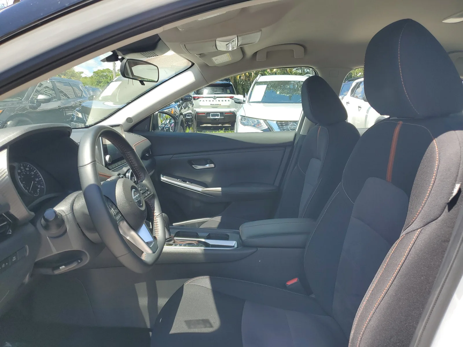 2023 Nissan Sentra SR photo 9