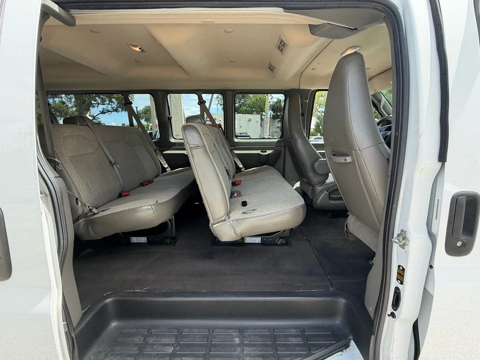 2024 Chevrolet Express Passenger LT photo 13