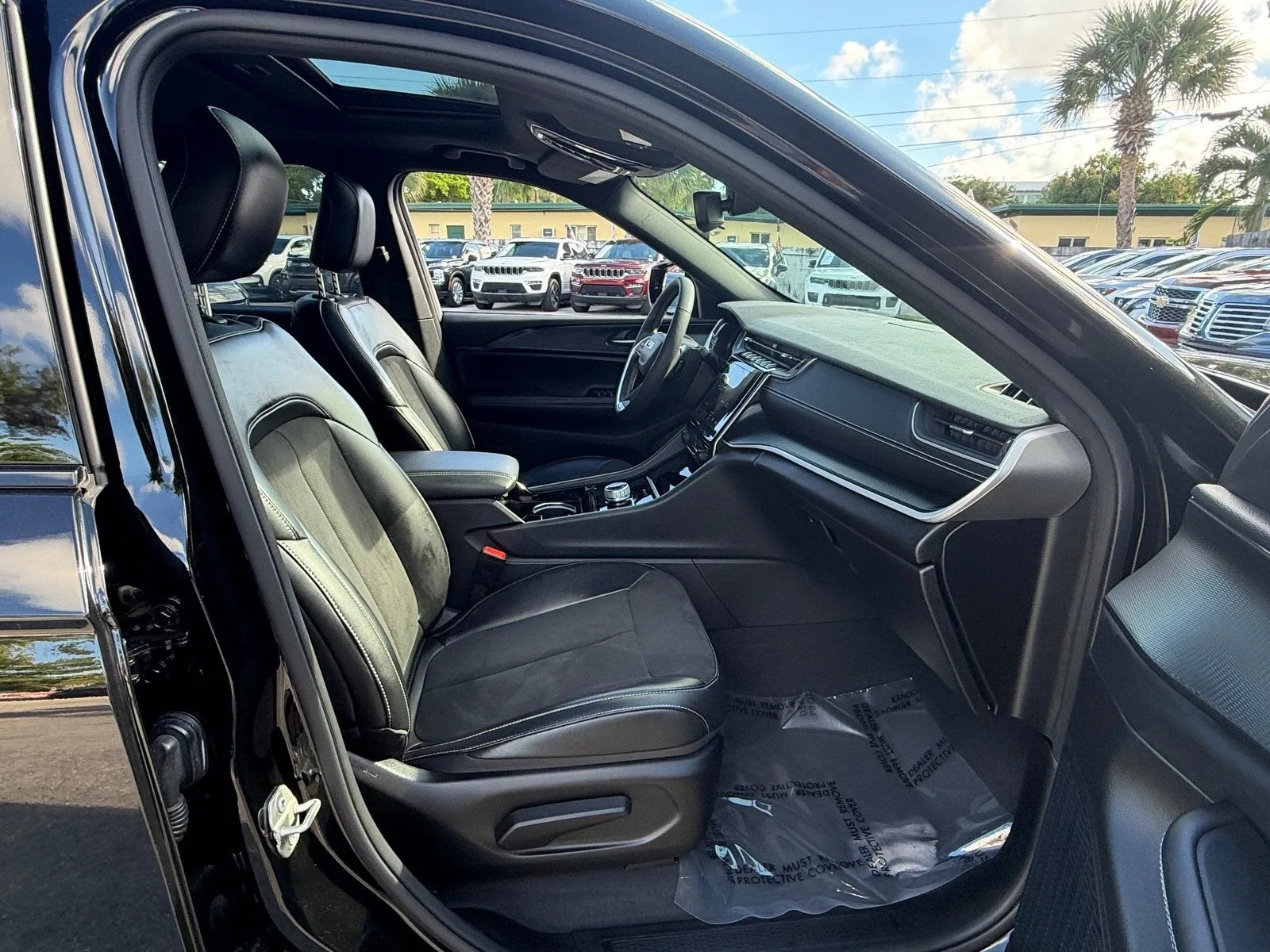 2023 Jeep Grand Cherokee L Altitude photo 19