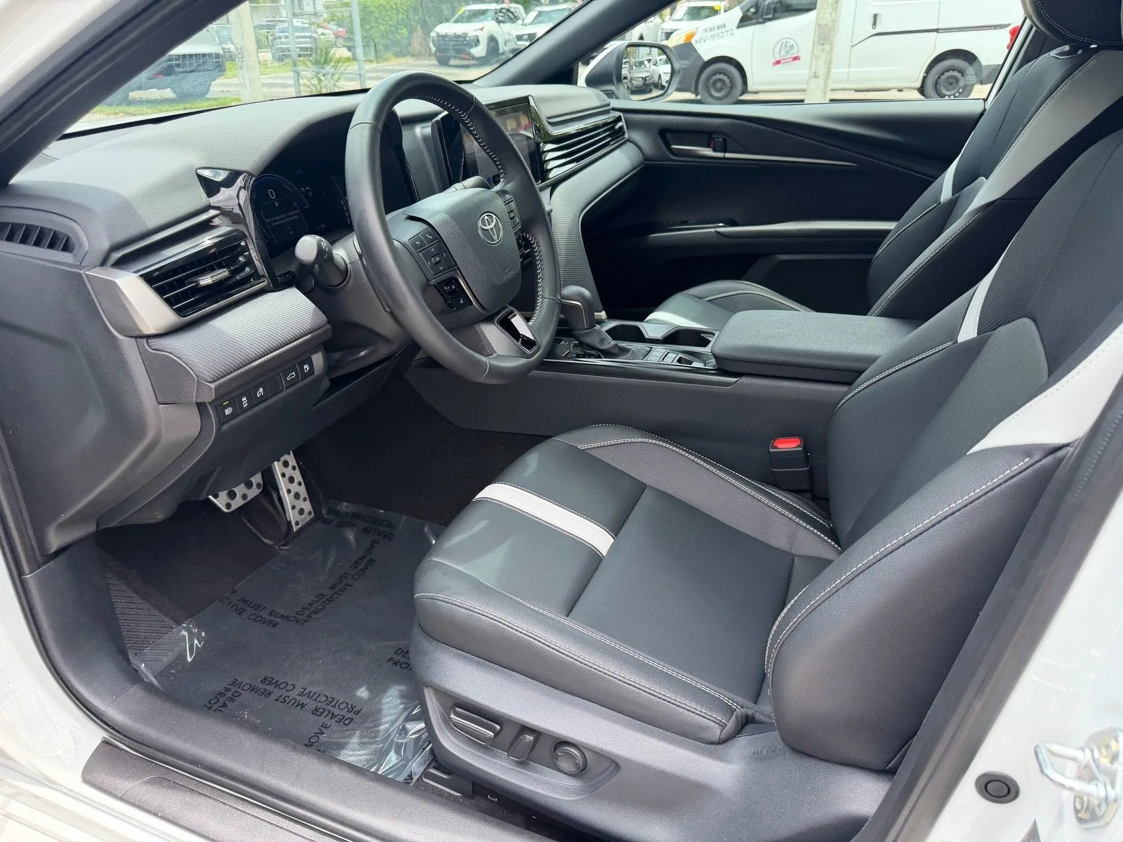 2026 Toyota Camry SE photo 11