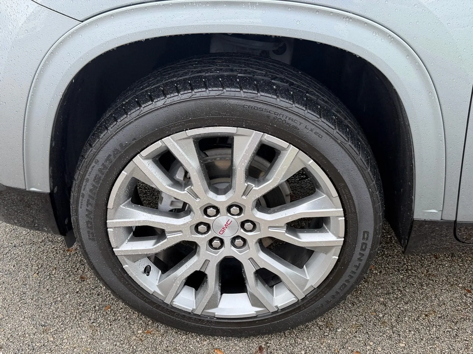 2024 GMC Acadia FWD Denali photo 23