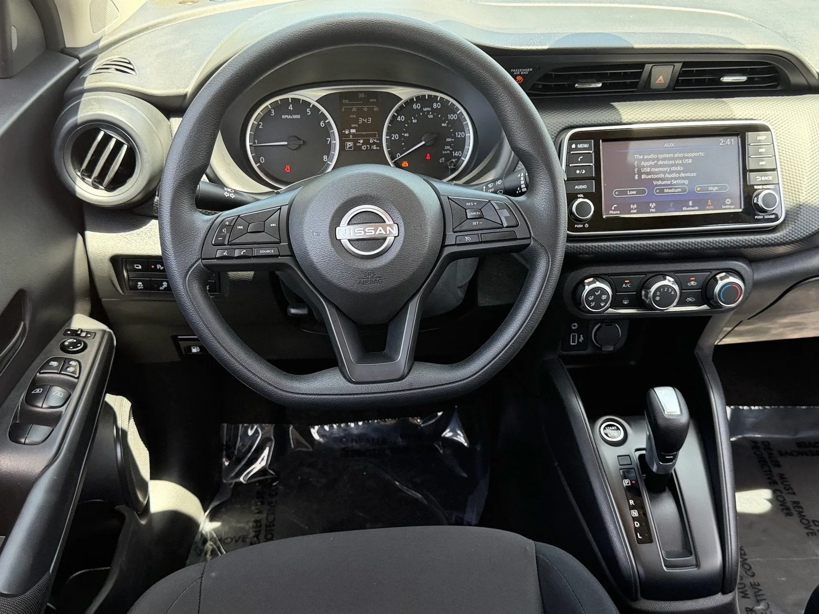 2025 Nissan Kicks Play S photo 12