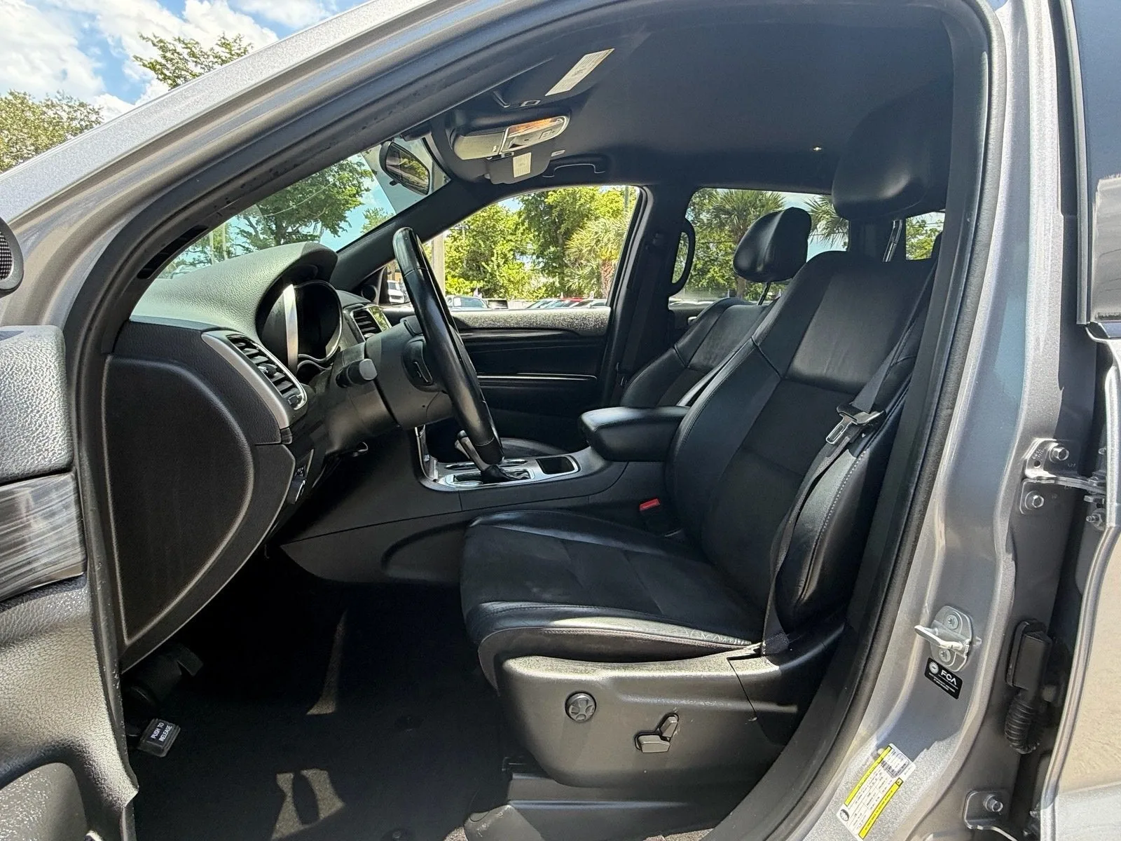 2021 Jeep Grand Cherokee Laredo X photo 9