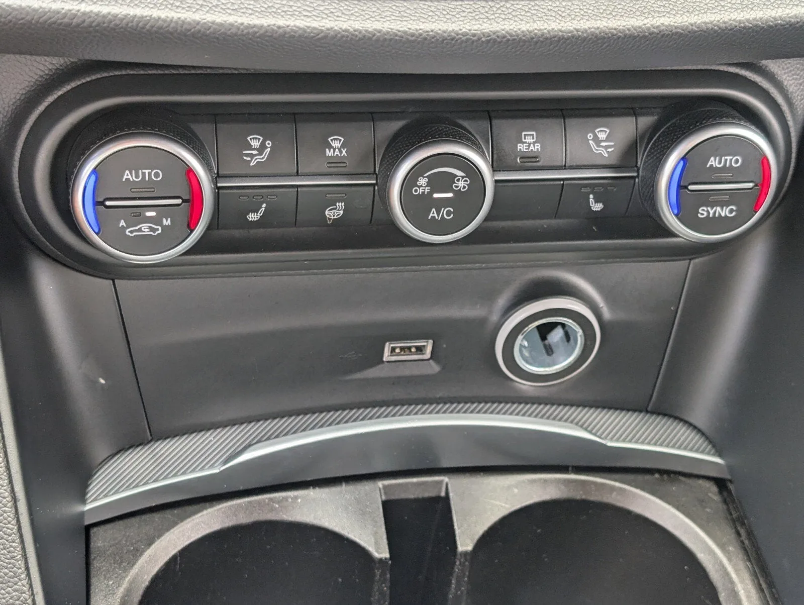 2022 Alfa Romeo Stelvio Veloce photo 25