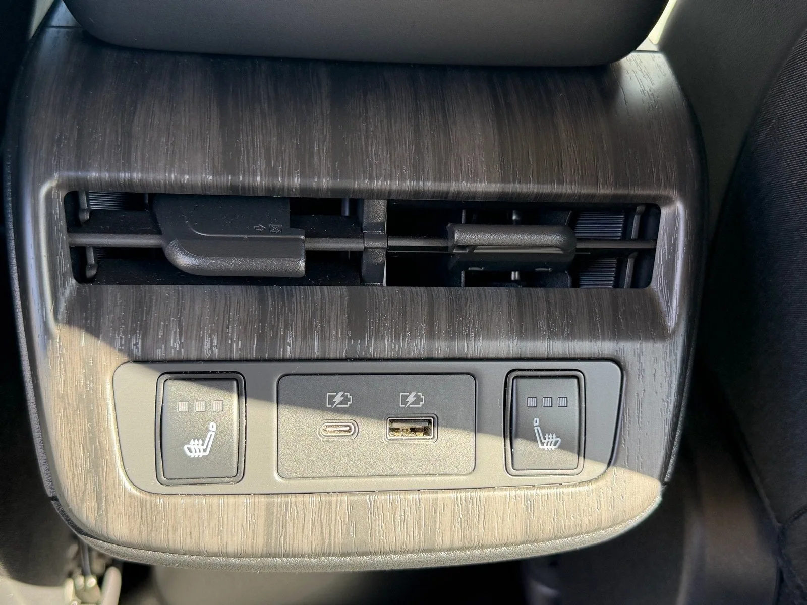 2024 Nissan ARIYA ENGAGE photo 13