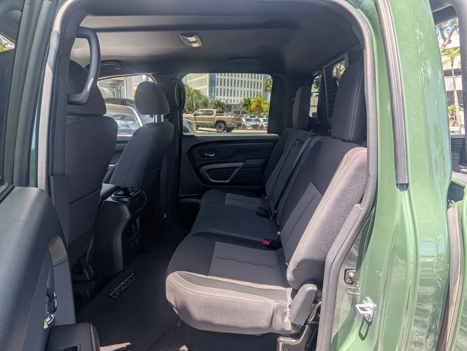 2024 Nissan Titan Crew Cab SV photo 10